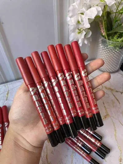 LAPIZ DELINEADOR DE LABIOS JUMBO MATTE - KARITE 